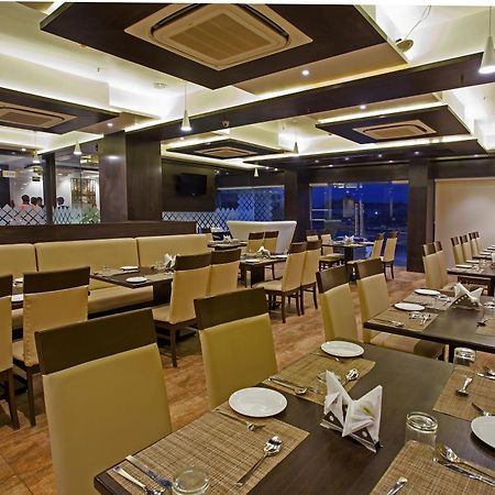 Ravi Residency Hotel Morbi Екстериор снимка