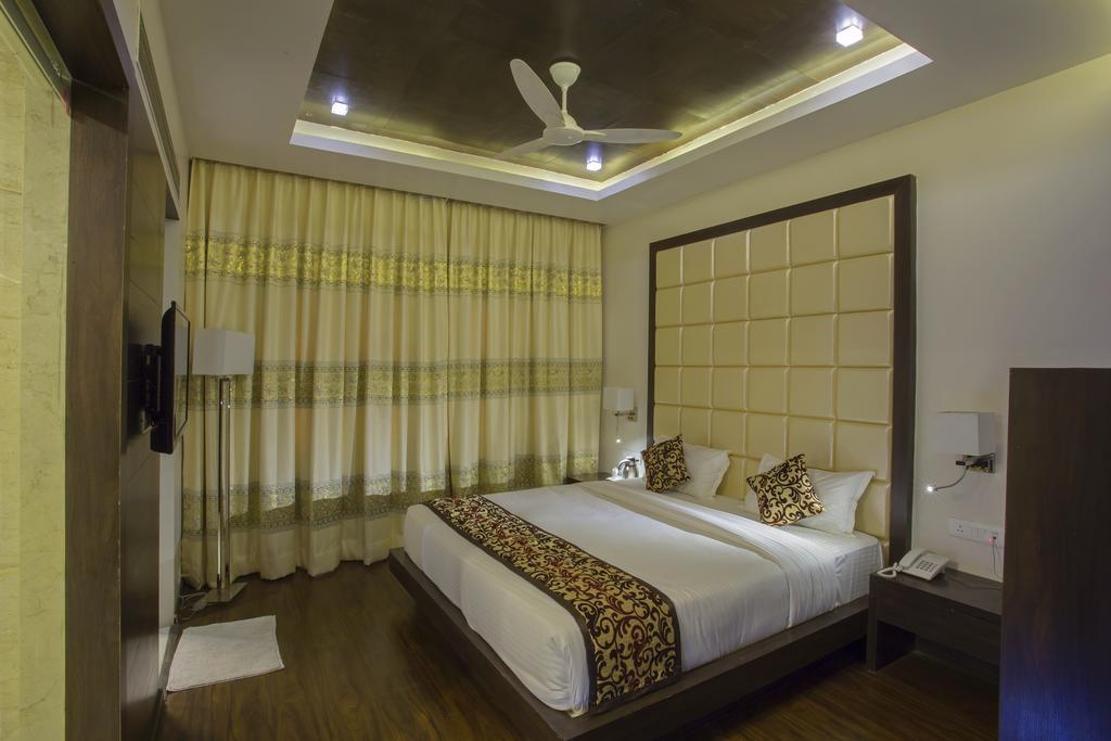 Ravi Residency Hotel Morbi Стая снимка