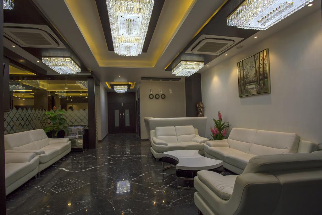 Ravi Residency Hotel Morbi Екстериор снимка