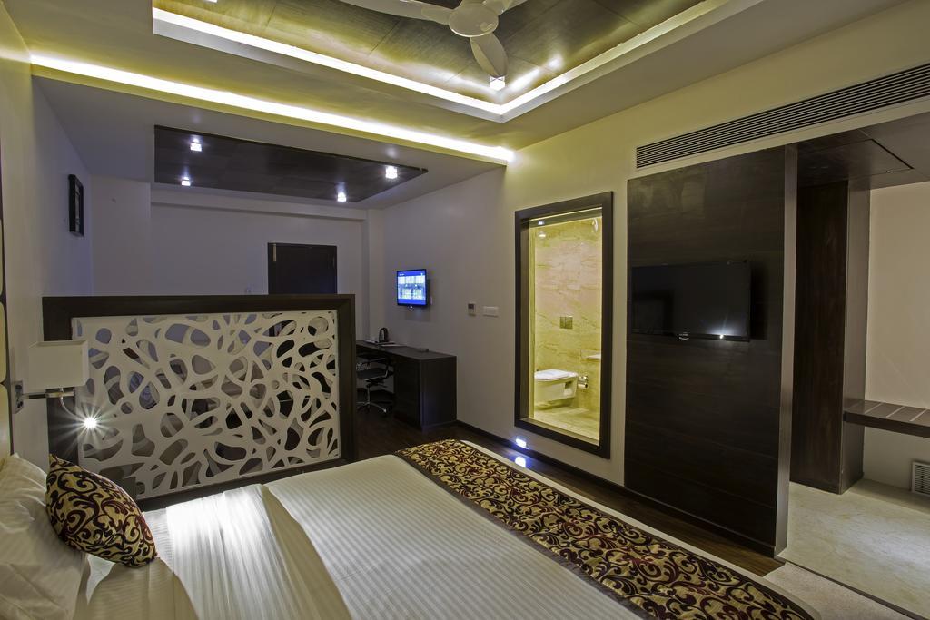 Ravi Residency Hotel Morbi Стая снимка