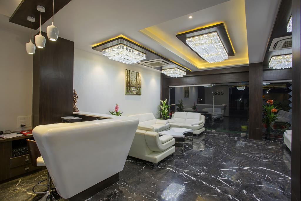 Ravi Residency Hotel Morbi Екстериор снимка