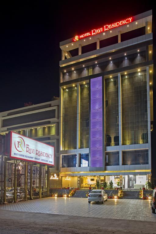 Ravi Residency Hotel Morbi Екстериор снимка