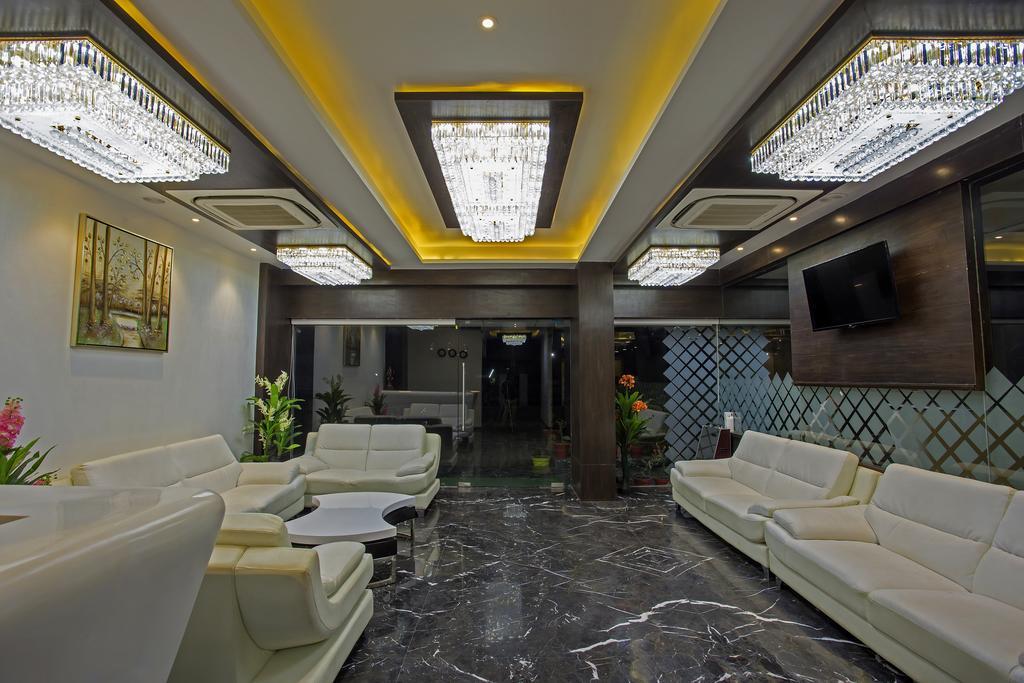 Ravi Residency Hotel Morbi Екстериор снимка