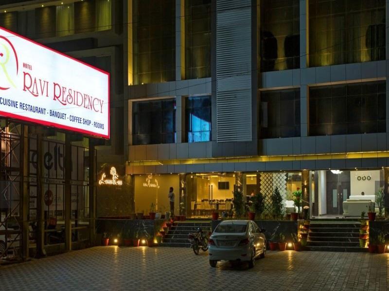 Ravi Residency Hotel Morbi Екстериор снимка