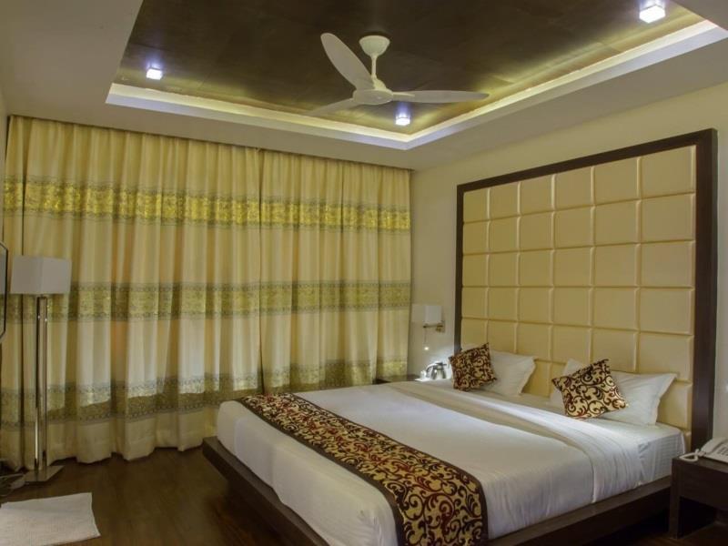 Ravi Residency Hotel Morbi Екстериор снимка