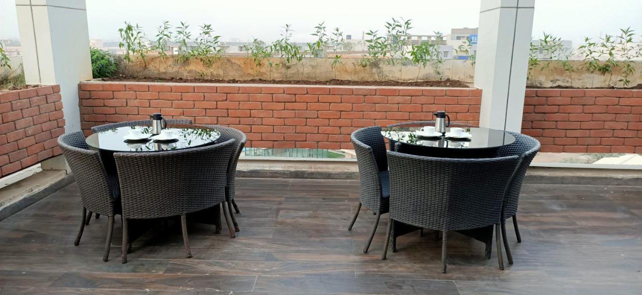 Ravi Residency Hotel Morbi Екстериор снимка